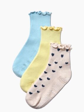 NWT Hold for Three 3 Pack Ruffle Pilates Socks